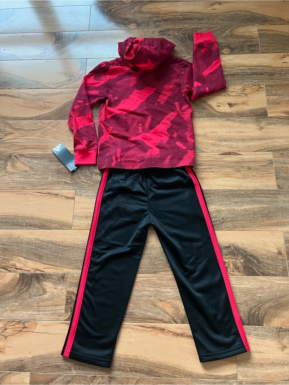 Adidas Boys Tracksuit Size 4 Red Black Camo Hoodie Jogger Set 2 Piece NWT